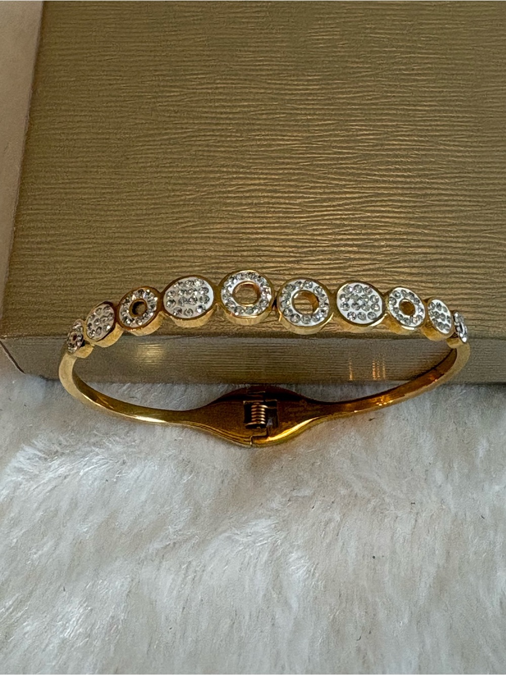 Giorgio Milano Gold Tone Crystal Circle Hinged Bangle Bracelet